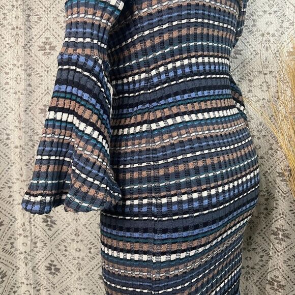 Ella Moss Striped Cold Shoulder Bell Sleeve Bodycon Mini Dress Medium - Picture 6 of 6